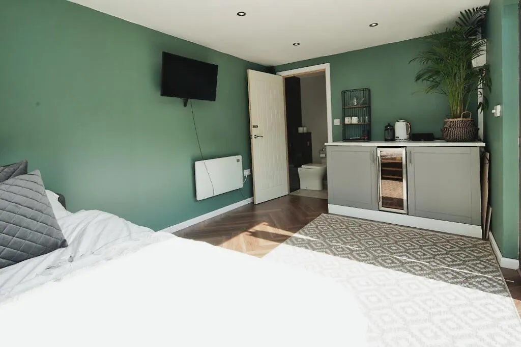 Дом отдыха 5 Bedroom Home In Brighton With Hot Tub