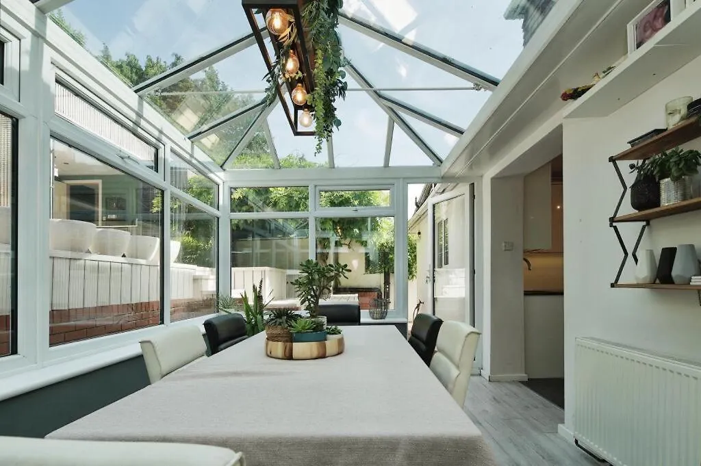 5 Bedroom Home In Brighton With Hot Tub United Kingdom